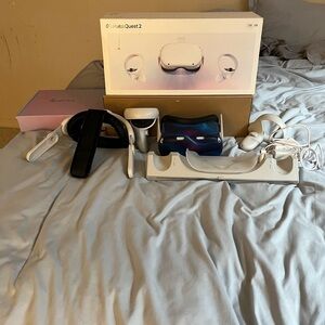 Meta Oculus Quest 2 128GB Standalone VR Headset - White (Check Description)